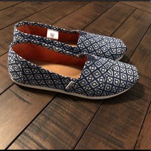 Blue and white print TOMS